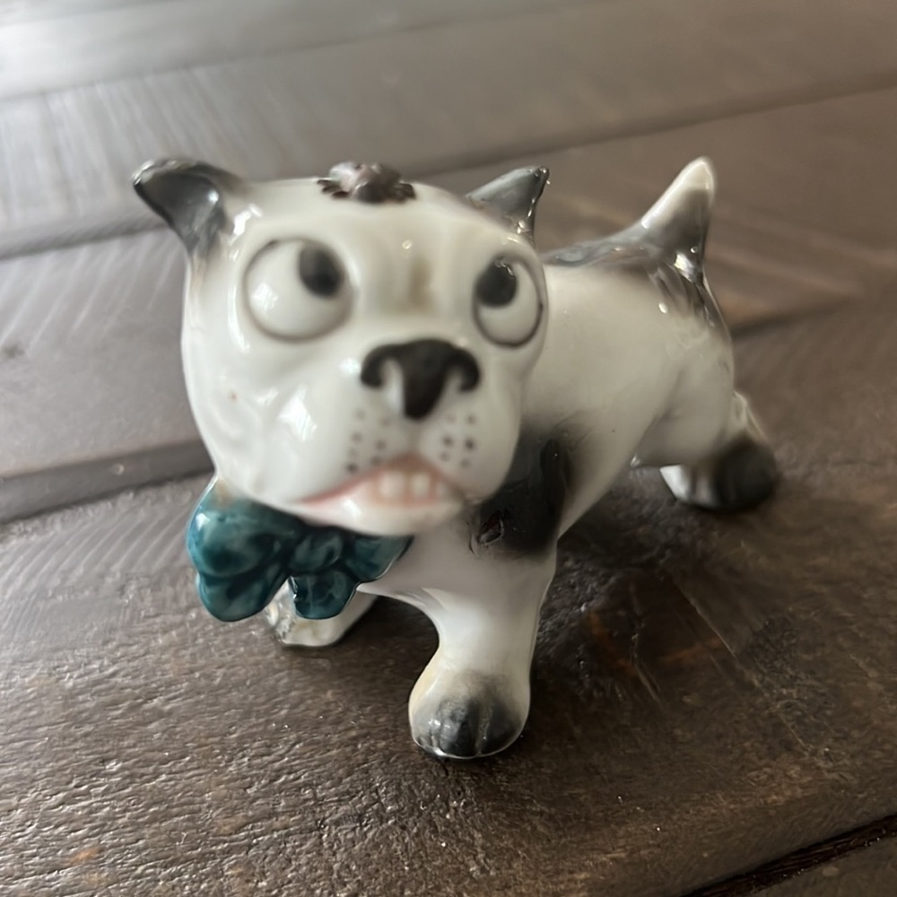 Vintage Google Eyed Bulldog with Bug on Head and Bow - Picture 7 of 7